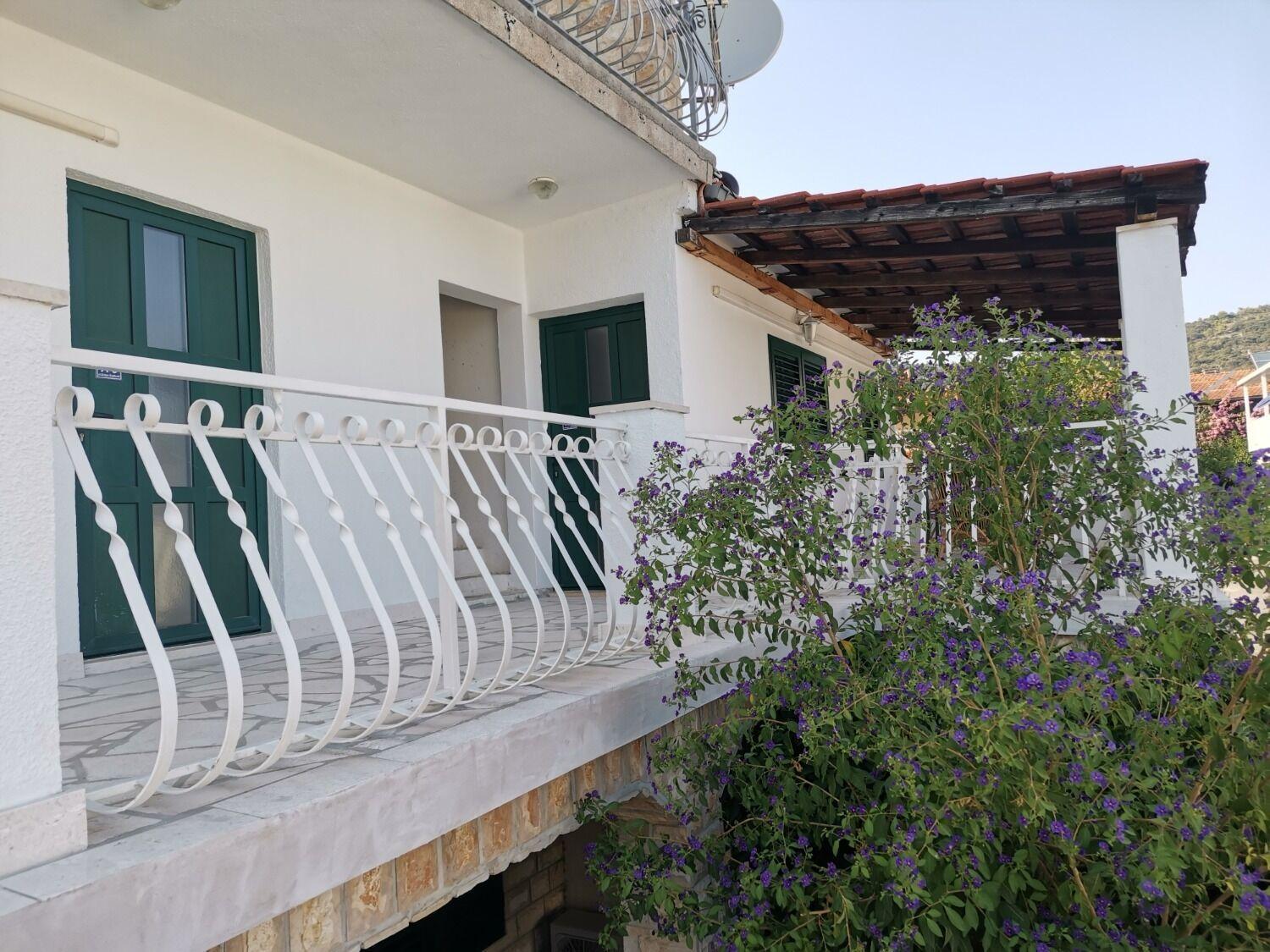 Apartments Srdan Vinisce Exterior photo